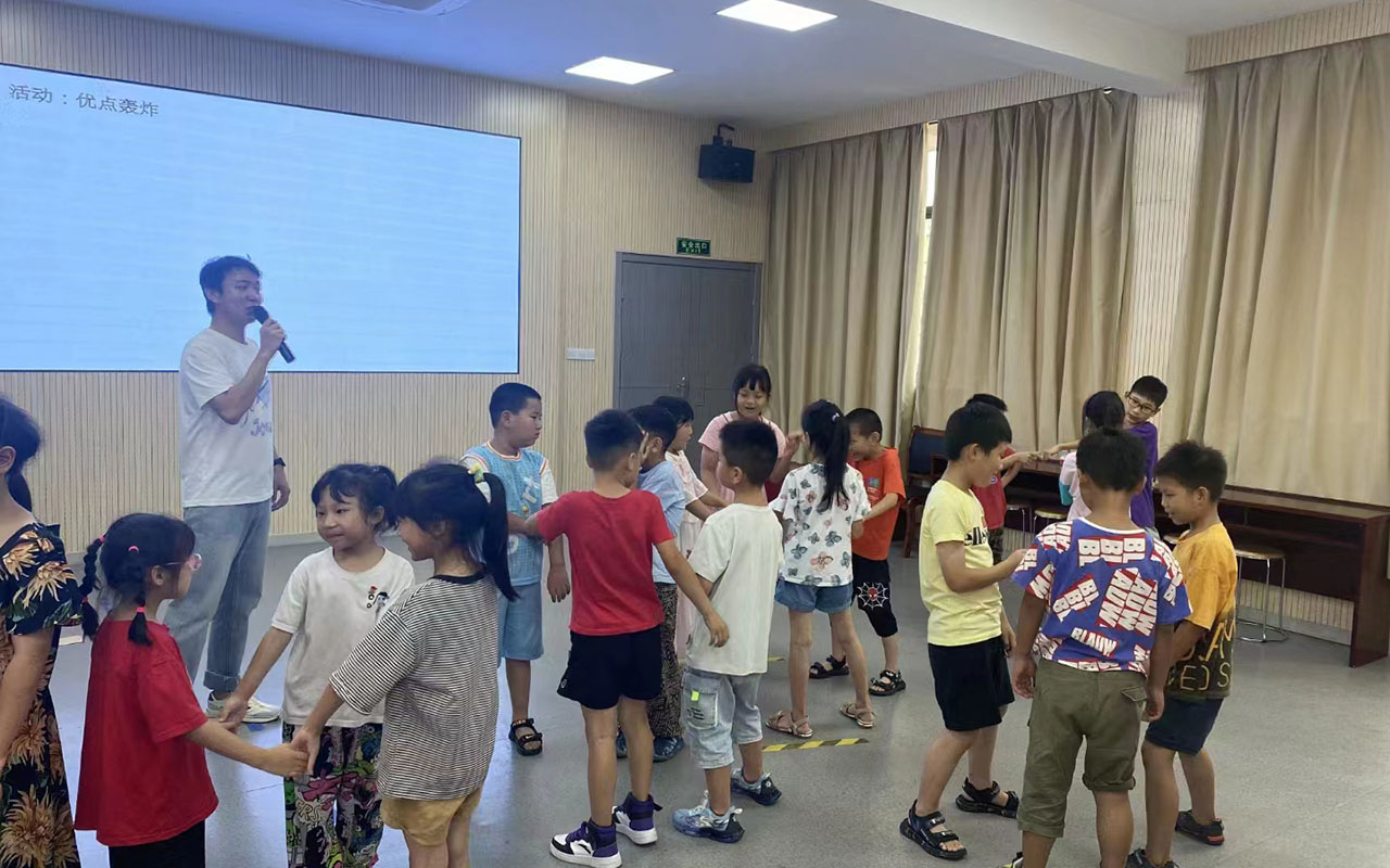 甘泉龙观乡中心学校